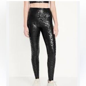 Old Navy Powersoft High Waist Foil Print Black Patterned Leggings Sz M
